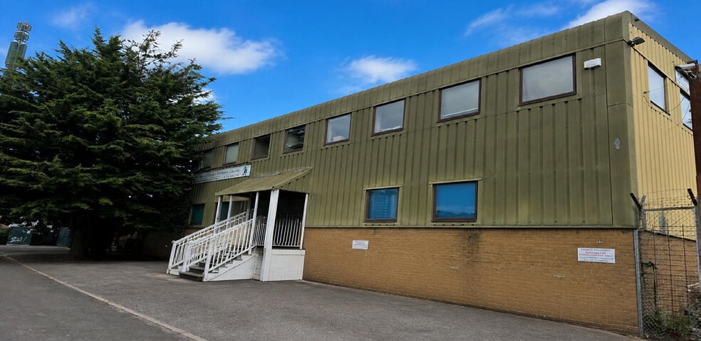 Somers Rd, Southsea for sale - Primary Photo - Image 1 of 10
