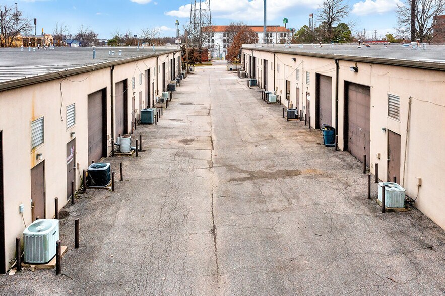 6047 Executive Center Dr, Memphis, TN à louer - Photo du bâtiment - Image 3 de 3