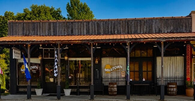 Plus de détails pour 223 Broad St, Milton, NC - Commerce de détail à vendre
