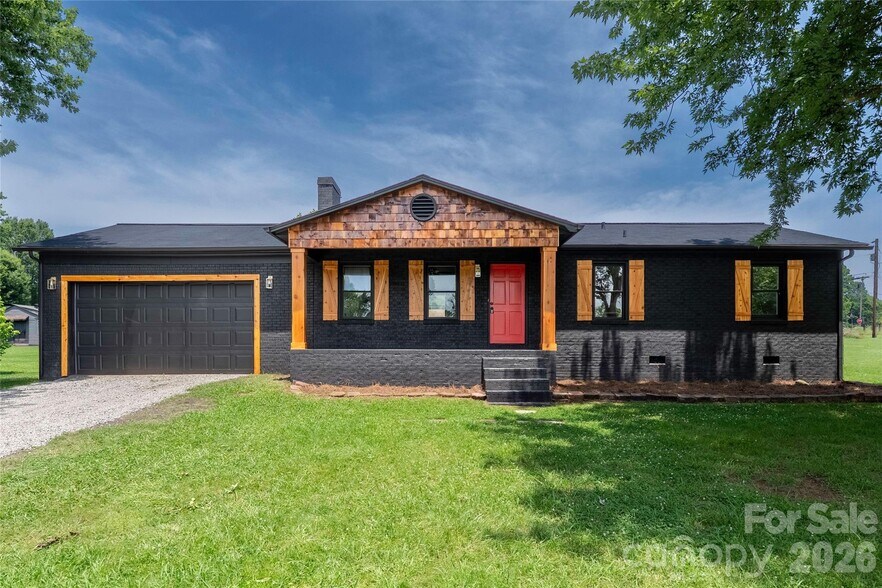 112 Robinette Ln, Statesville, NC for sale - Primary Photo - Image 1 of 1