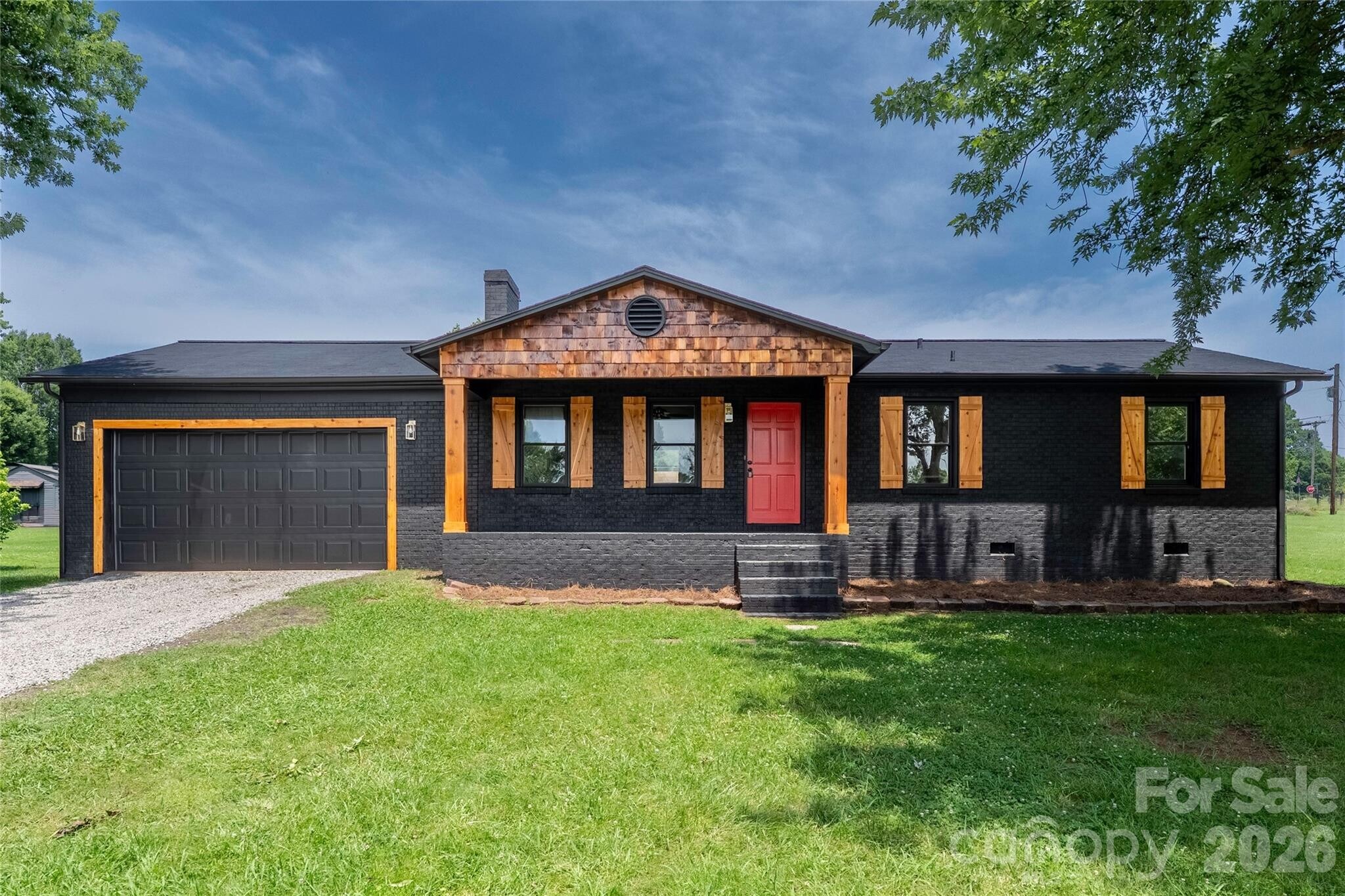 112 Robinette Ln, Statesville, NC for sale Primary Photo- Image 1 of 2