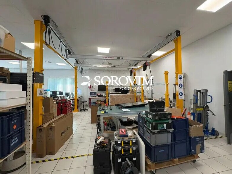 Flex in Décines-Charpieu for sale - Building Photo - Image 3 of 10