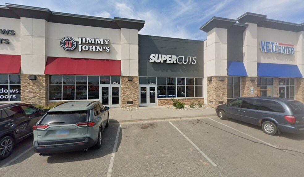 3302 S Broadway, Minot, ND for lease - Primary Photo - Image 1 of 1