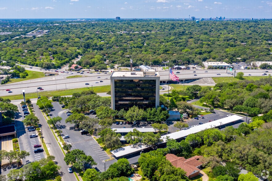 1635 NE Loop 410, San Antonio, TX à louer - A rien - Image 3 de 3