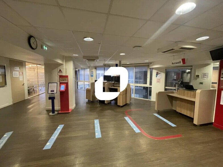 Bureau dans Torcy à vendre - Photo du bâtiment - Image 2 de 9