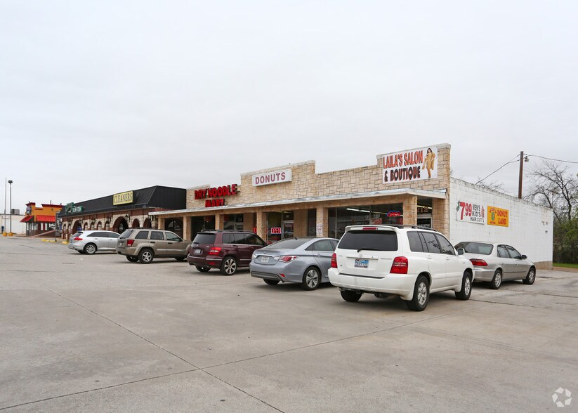 212-300 N Main St, Euless, TX à louer - Photo du bâtiment - Image 2 de 4