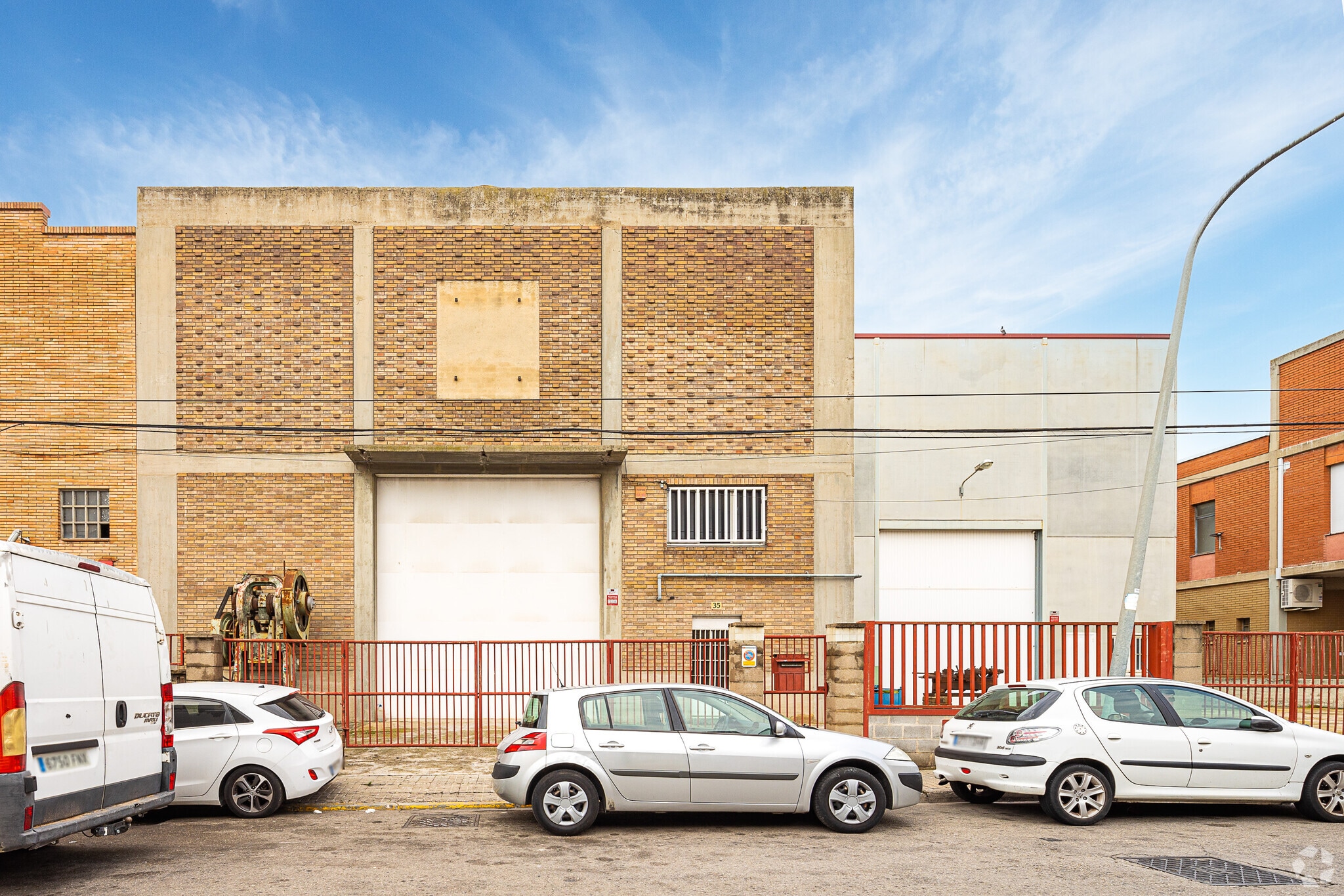 Industrial in Montcada i Reixac, Barcelona for lease Primary Photo- Image 1 of 11