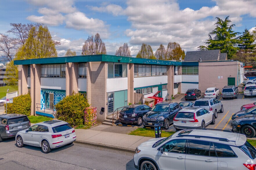2410 Columbia St, Vancouver, BC à vendre - Photo principale - Image 1 de 1