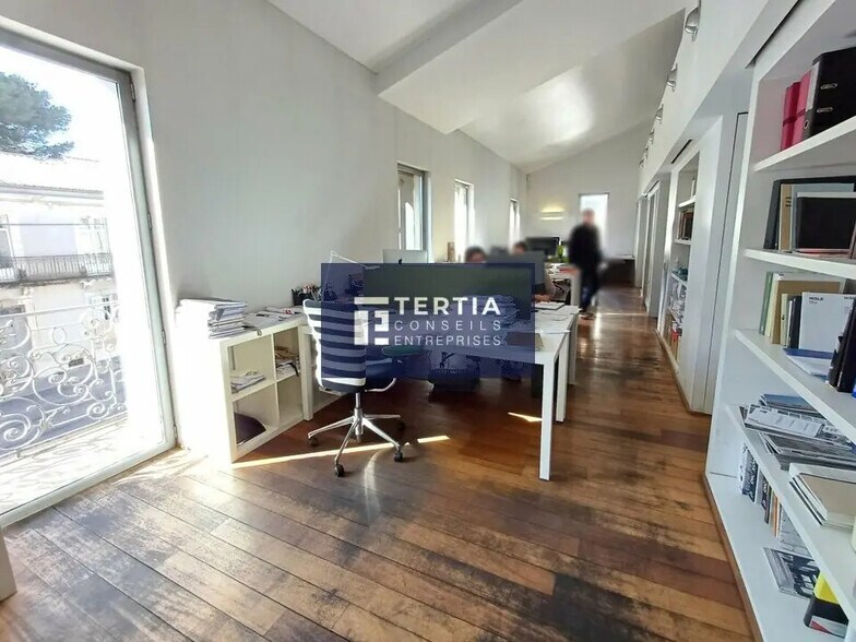 Office in Montpellier for lease - Interior Photo - Image 2 of 10