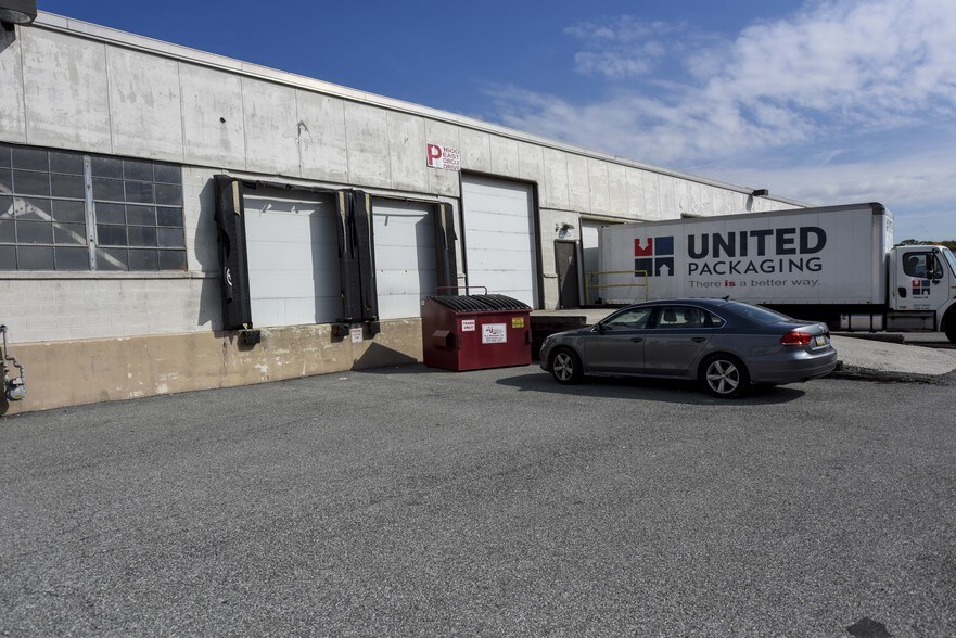 1670 East Circle Dr, Oaks, PA à louer - Photo principale - Image 2 de 3