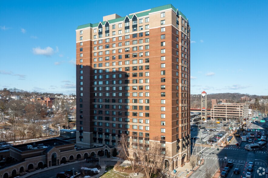15-27 Bank St, White Plains, NY à louer - Photo du bâtiment - Image 3 de 53