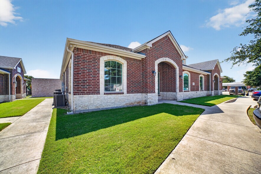 3600 Eldorado Pky, McKinney, TX à louer - Photo du bâtiment - Image 1 de 8