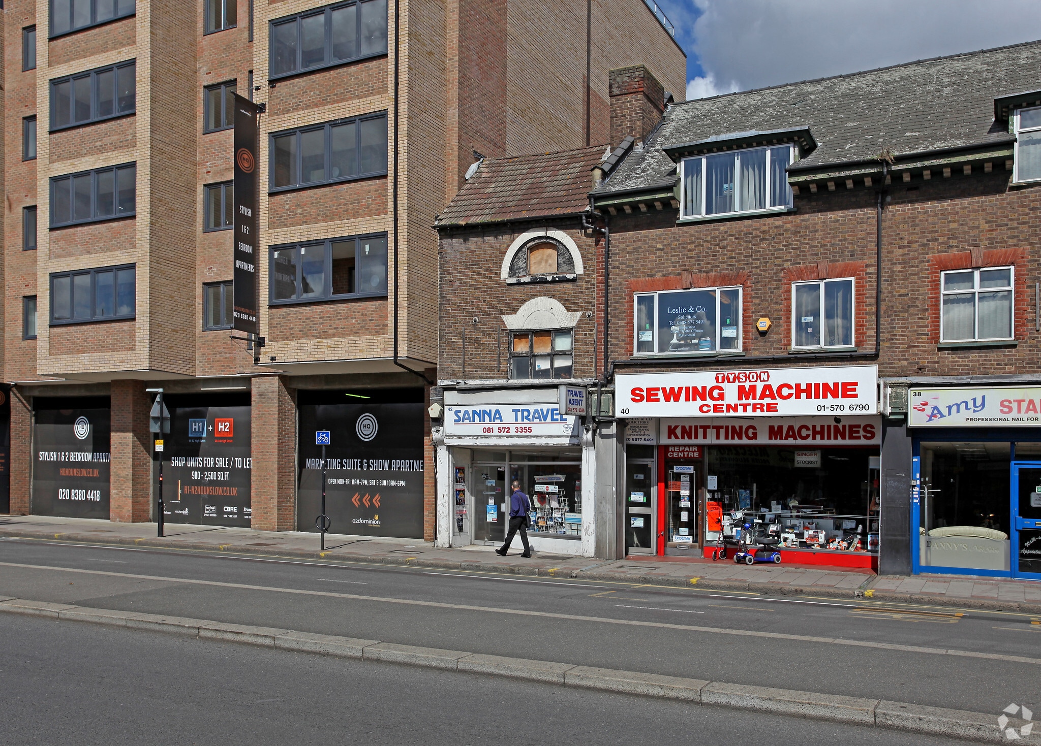 42 High St, Hounslow for lease Primary Photo- Image 1 of 3