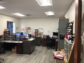 11833 Cutten Rd, Houston, TX à louer Photo intérieure- Image 2 de 9