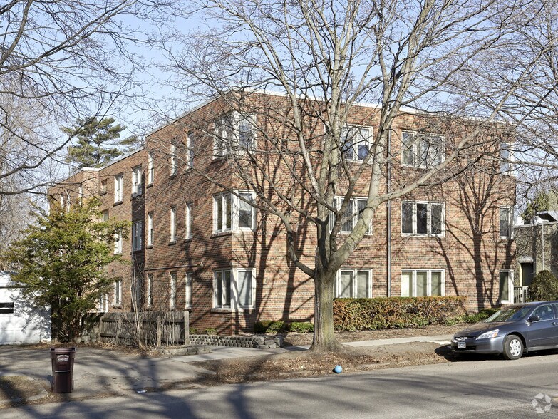 503 Cleveland Ave S, Saint Paul, MN à vendre - Photo du bâtiment - Image 2 de 3