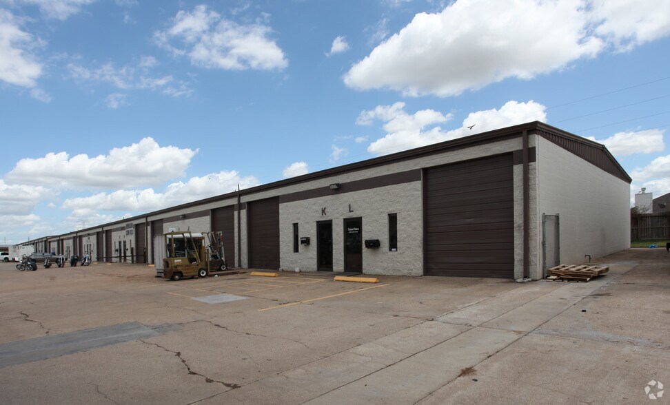 11303-11311 Jones Rd W, Houston, TX à louer - Photo du bâtiment - Image 2 de 7