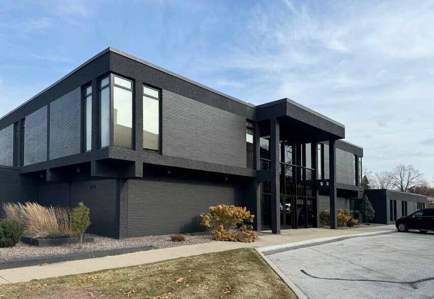 417 Monroe Ave, Green Bay, WI à louer - Photo du bâtiment - Image 1 de 18