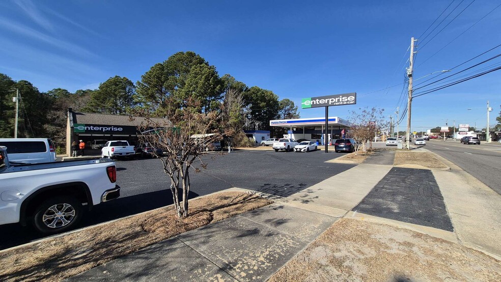 6269 Yadkin Rd, Fayetteville, NC à vendre - Photo du bâtiment - Image 2 de 11