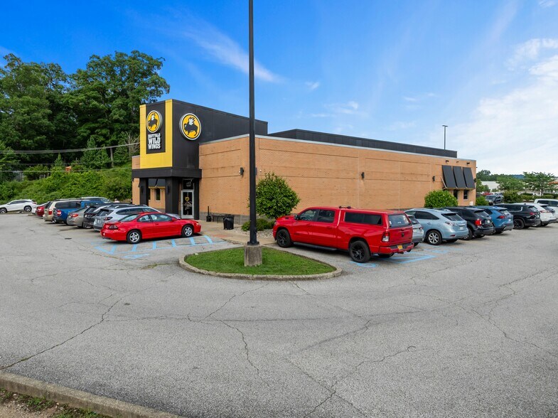 2501 Mountaineer Blvd, Charleston, WV à vendre - Photo du bâtiment - Image 2 de 8