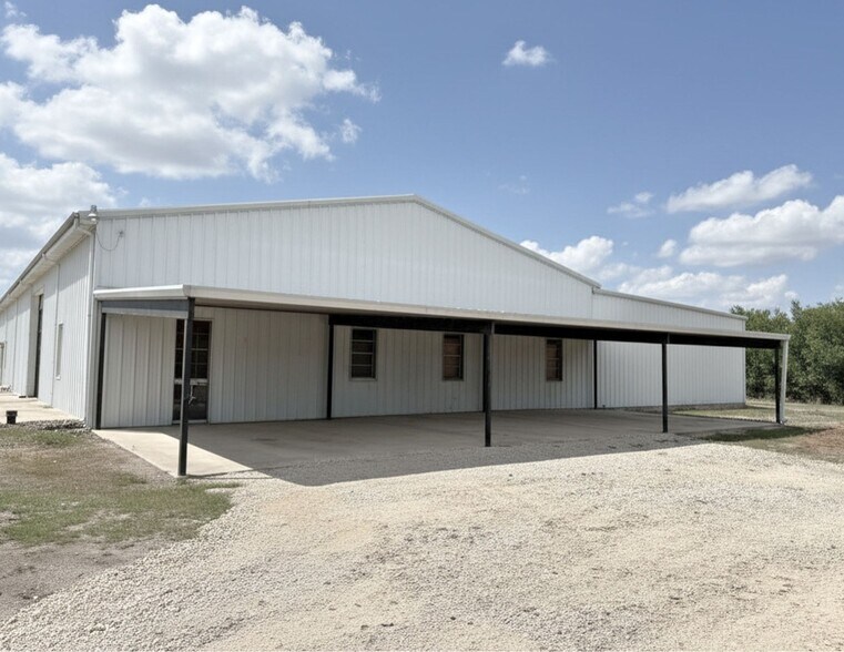 San Marcos Business Park - 16115 SH-123 portefeuille de 4 propriétés à vendre sur LoopNet.ca - Photo du bâtiment - Image 3 de 15