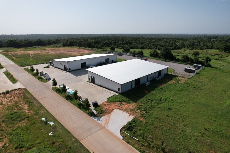 1577 Freedom Market Pl, Edmond, OK for lease - Building Photo - Image 2 of 3