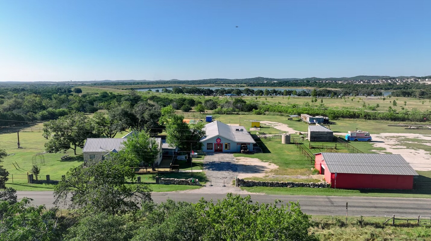 11 Upper Cibolo Creek Rd, Boerne, TX à vendre Photo du bâtiment- Image 1 de 38