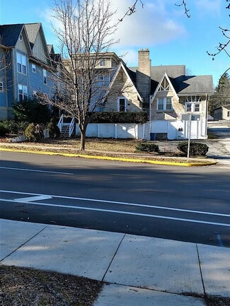 Plus de détails pour 809 N Walnut St, Bloomington, IN - Multi-résidentiel à vendre