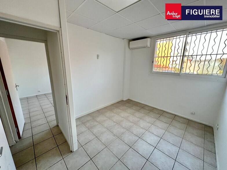 Office in Aix-en-Provence for lease - Interior Photo - Image 2 of 6