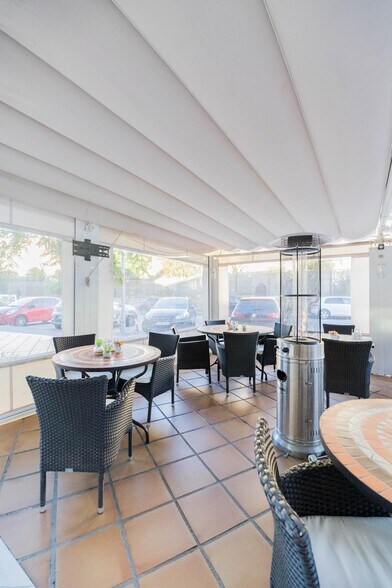 Retail in Marbella for sale - Building Photo - Image 2 of 13