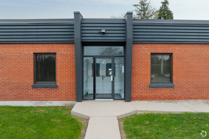 340 Saskatoon St, London, ON for lease - Building Photo - Image 3 of 24
