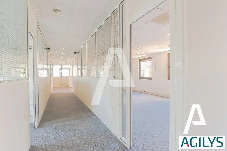 Flex in for lease - Building Photo - Image 3 of 7