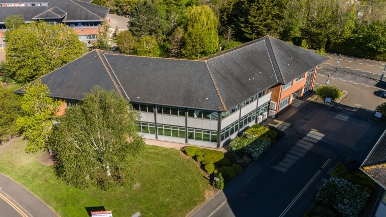 Occam Rd, Guildford à louer - Photo du bâtiment - Image 3 de 3