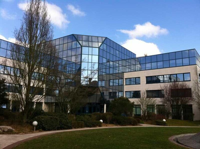 1 Avenue De L 'Atlantique, Les Ulis for lease - Building Photo - Image 2 of 17