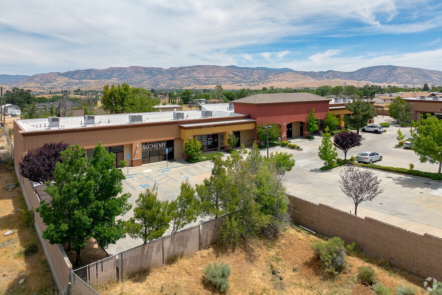 20601 W Highway 202, Tehachapi, CA for sale - Primary Photo - Image 1 of 12