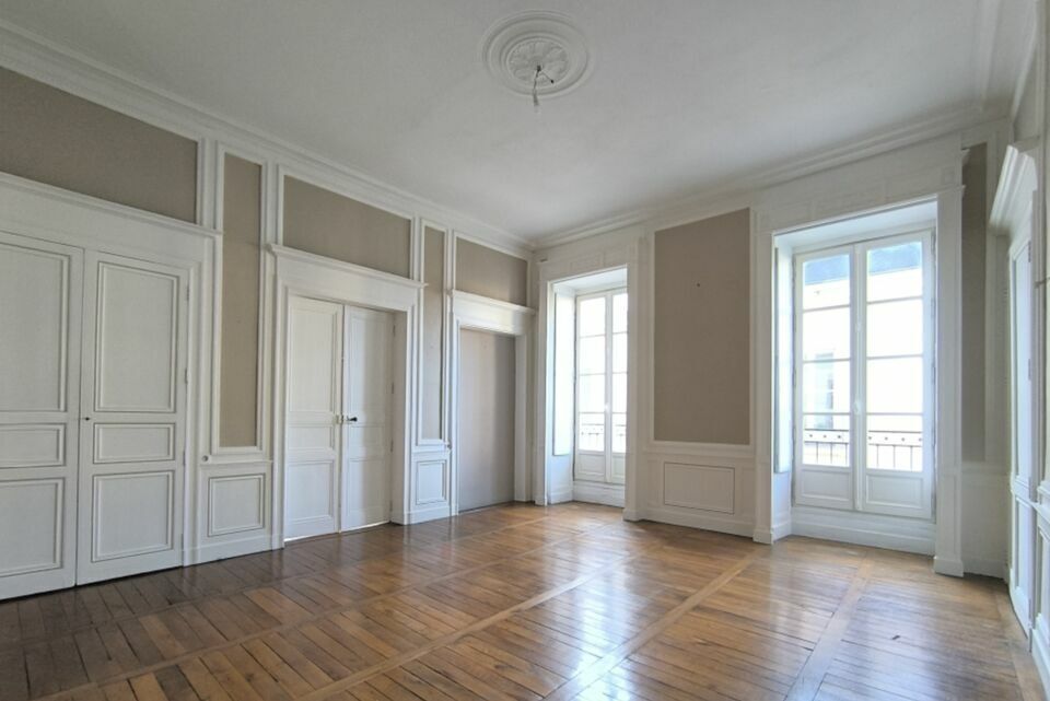 13 Rue Du Quatre Septembre, Paris for lease Building Photo- Image 1 of 6