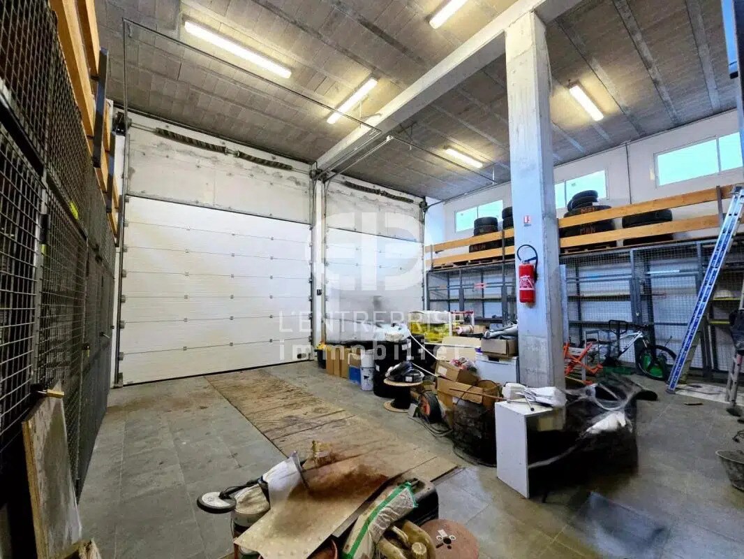 Industrial in Carros for lease Interior Photo- Image 1 of 13