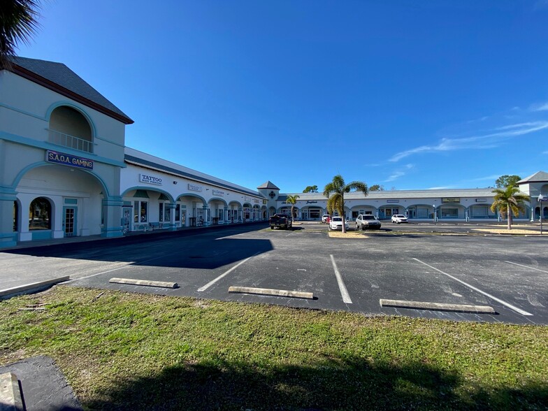 612 N Indiana Ave, Englewood, FL for lease - Building Photo - Image 2 of 4