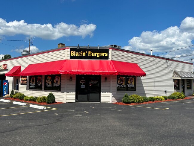 Plus de détails pour 707 N Crater Ave, Dover, OH - Commerce de détail à vendre