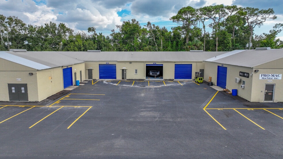 6152 15th St E, Bradenton, FL for lease - Building Photo - Image 3 of 14