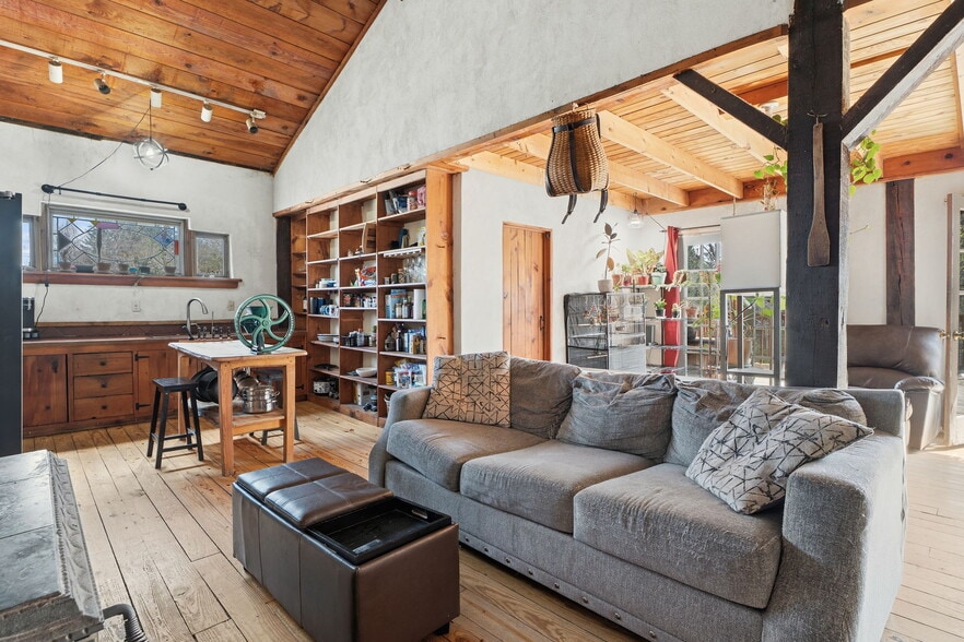125 Cayuga Street Ext, Trumansburg, NY à vendre - Photo du bâtiment - Image 3 de 56