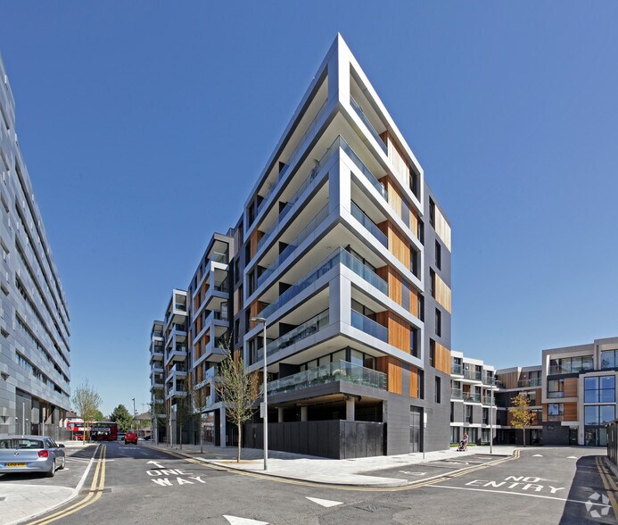 1-2 Woolwich Rd, Londres à louer - Photo du bâtiment - Image 3 de 11