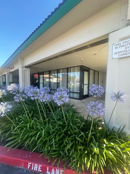 9527-9529 Folsom Blvd, Sacramento, CA for lease - Building Photo - Image 3 of 8