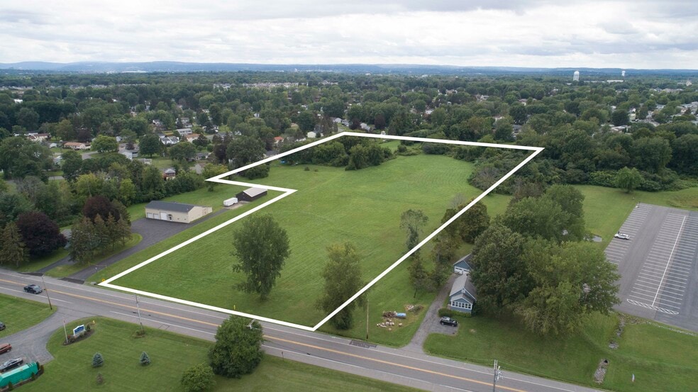 7421 Buckley Rd, Syracuse, NY à vendre - Photo du bâtiment - Image 3 de 12