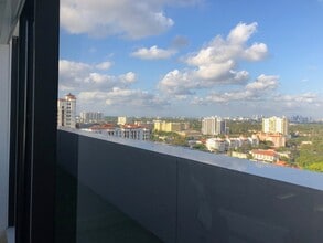 2100 Ponce De Leon Blvd, Coral Gables, FL for lease Interior Photo- Image 2 of 9