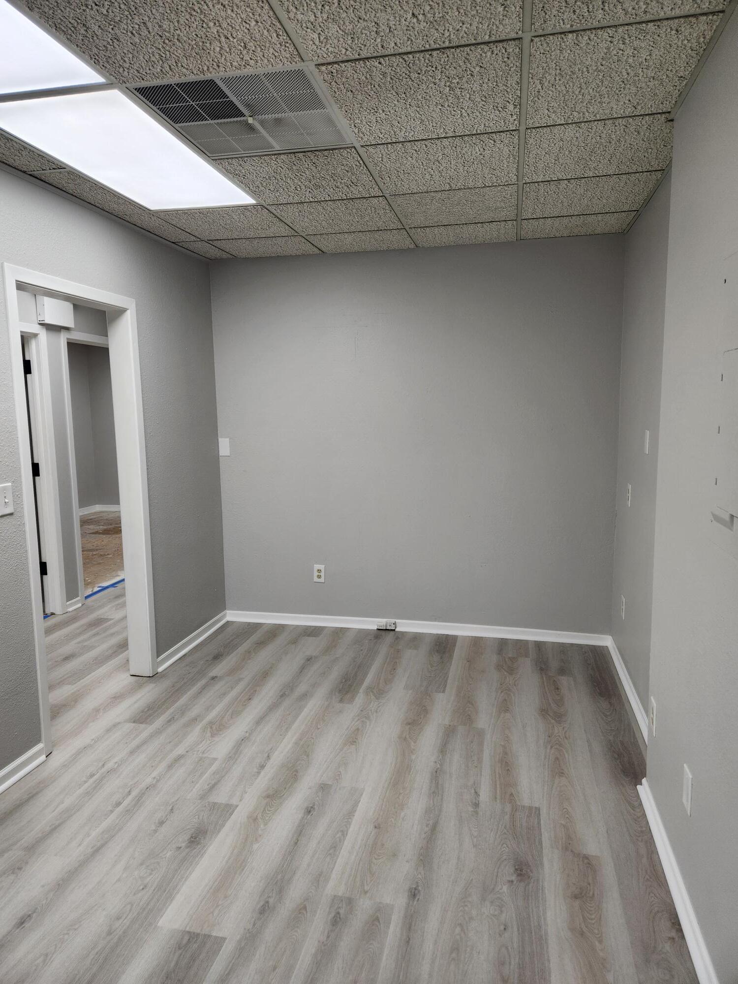 421 21st Ave, Longmont, CO for lease Interior Photo- Image 1 of 4