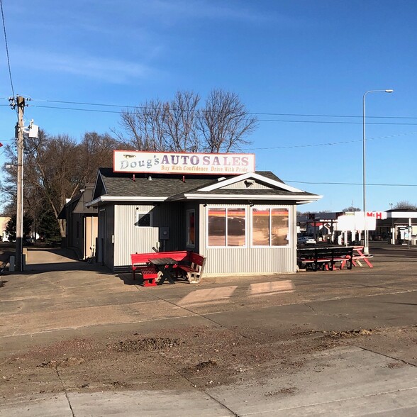 808 S Sanborn Blvd, Mitchell, SD à vendre - Photo du b timent - Image 3 de 6