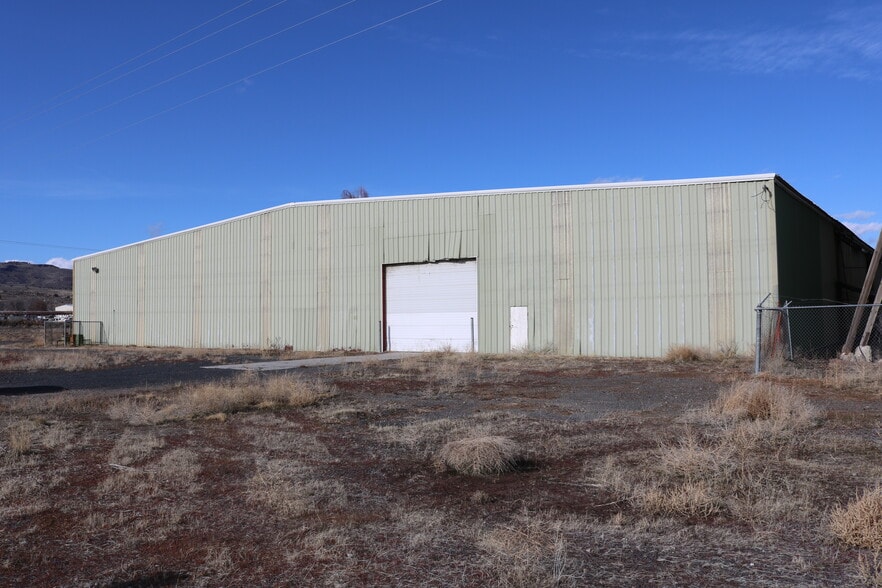 411 Snow Mountain Ave, Hines, OR for sale - Building Photo - Image 2 of 10
