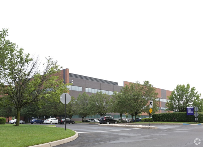 101 Tournament Dr, Horsham Township, PA à louer - Photo du bâtiment - Image 3 de 13