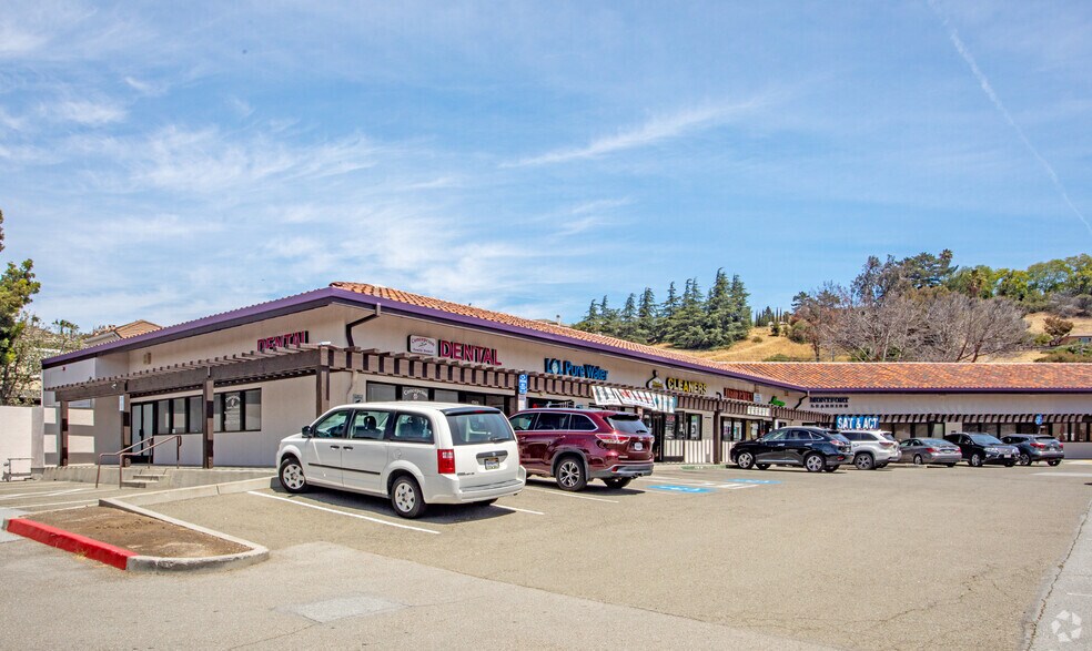 1303-1369 Jacklin Rd, Milpitas, CA à louer - Photo du bâtiment - Image 2 de 6