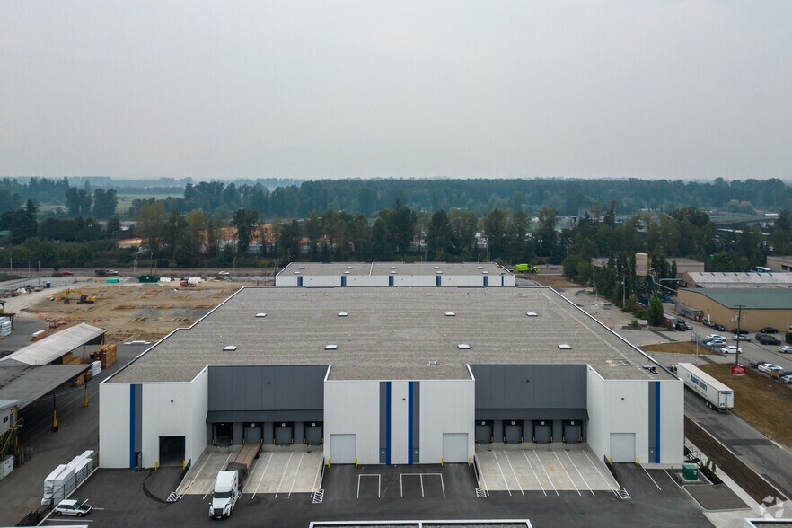 9755 190 St, Surrey, BC for lease - Building Photo - Image 2 of 5